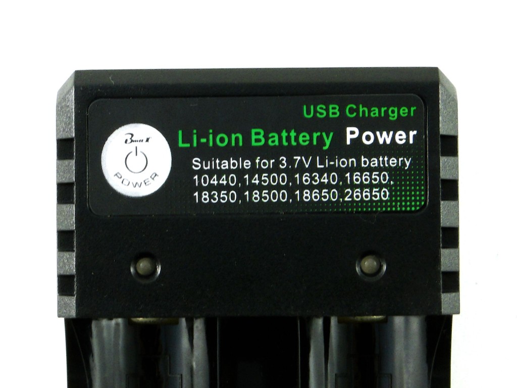  Зарядное устройство 4-х аккумуляторов Li-Ion, USB